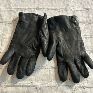COACH BLACK LINED LEATHER GLOVES WITH SILVER TONE COACH PLATE SIZE 8